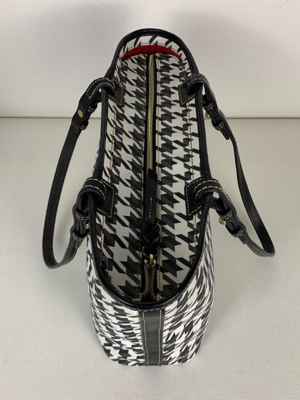 Good condition • Dooney & Bourke - Picture 4 of 8